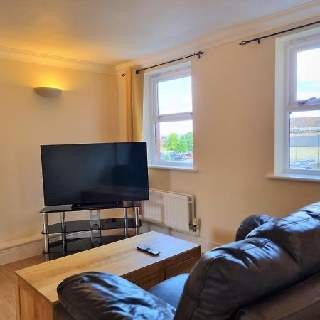 Godwin Court Apartments Swindon Dış mekan fotoğraf