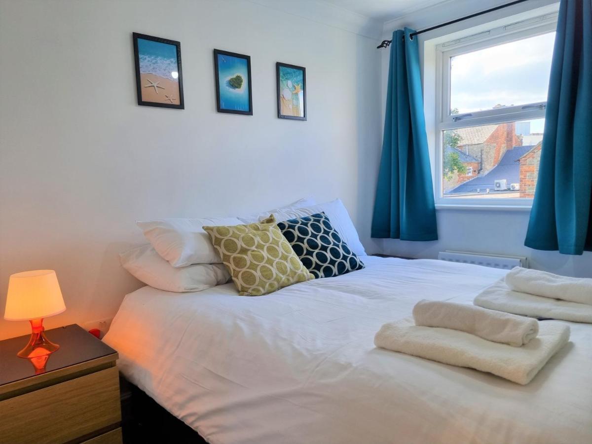 Godwin Court Apartments Swindon Dış mekan fotoğraf