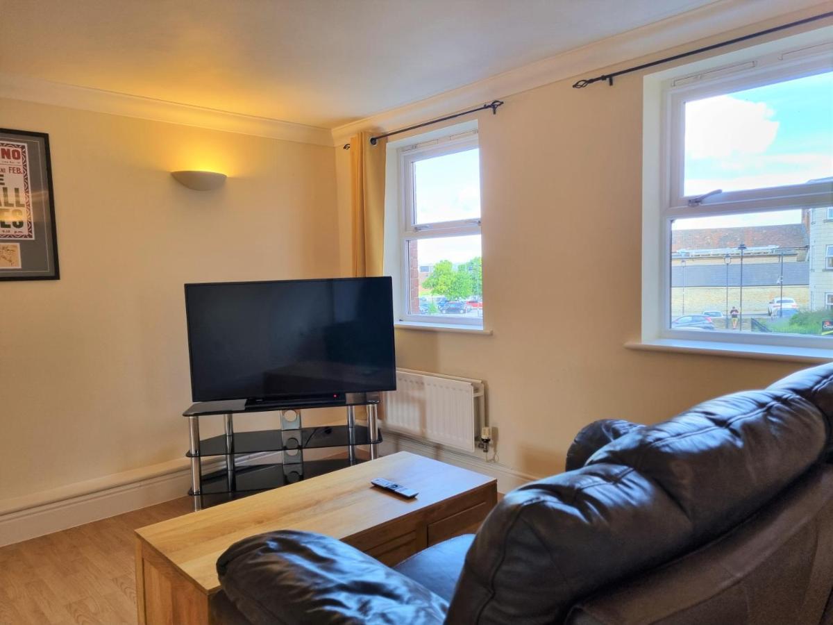 Godwin Court Apartments Swindon Dış mekan fotoğraf