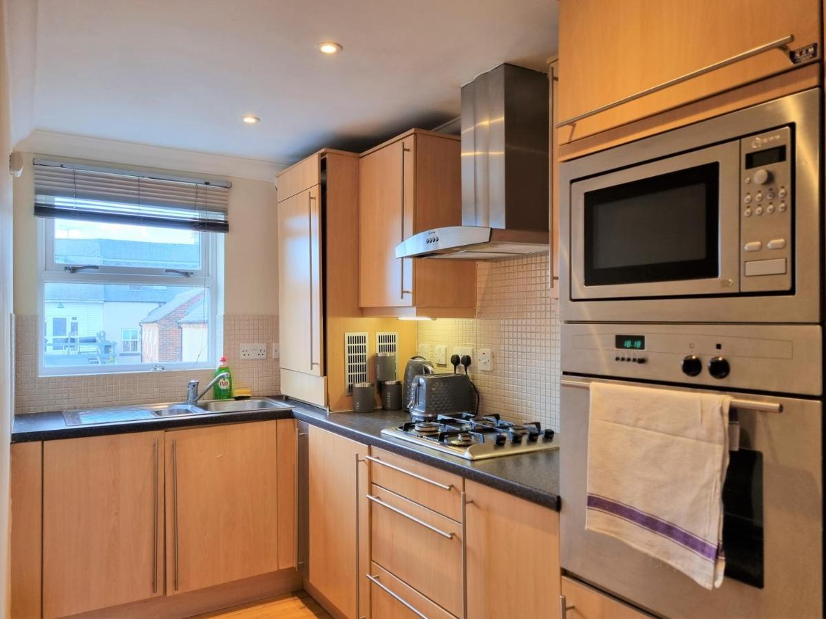 Godwin Court Apartments Swindon Dış mekan fotoğraf