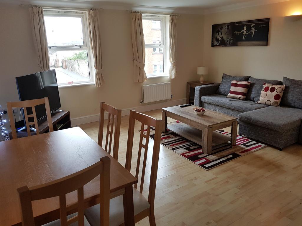 Godwin Court Apartments Swindon Dış mekan fotoğraf